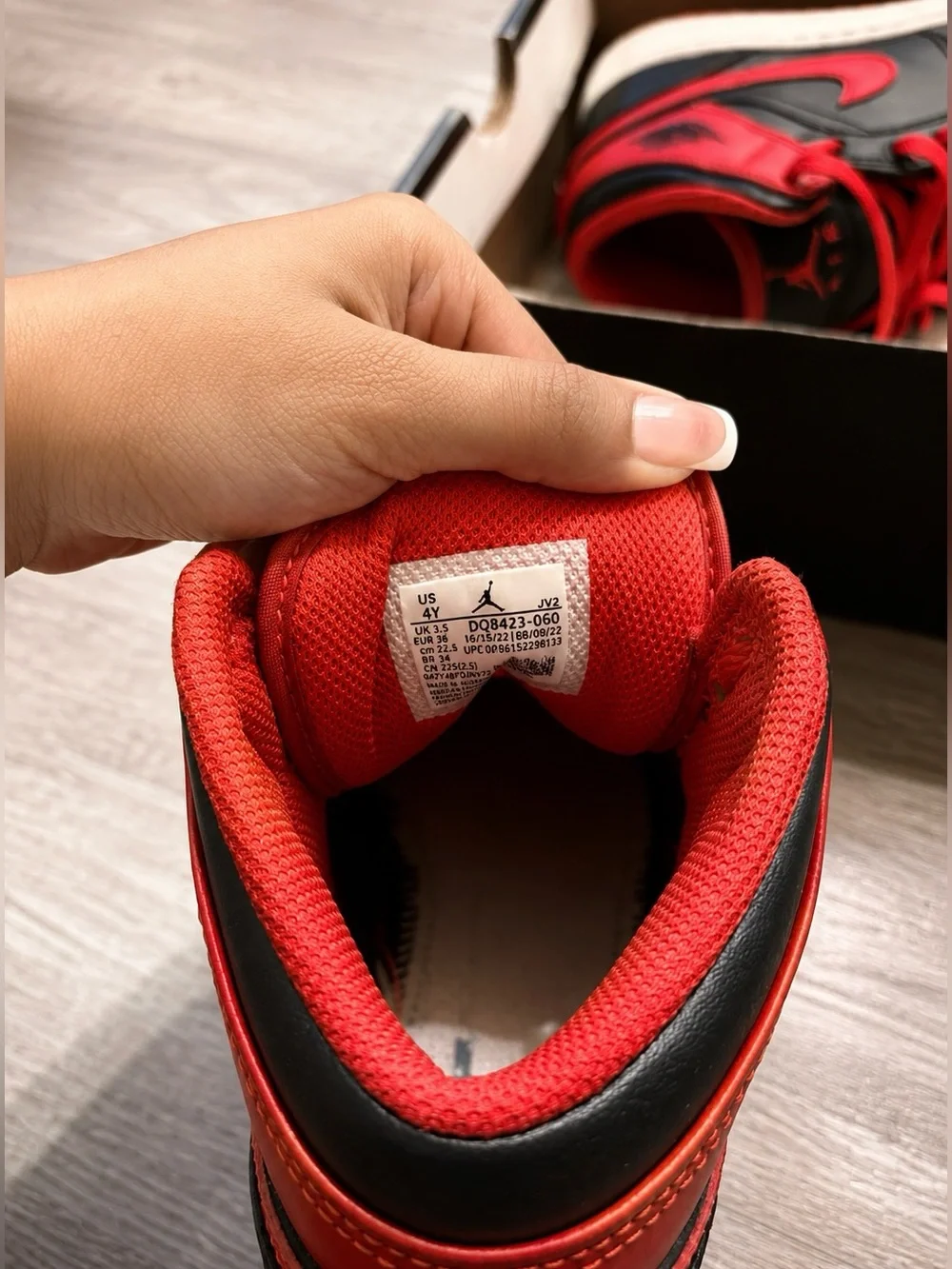 Air Jordan 1 Mid GS “Alternate Bred” (2022) | Kids Size 4Y ❤️🖤